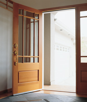 entryway with fir exterior door
